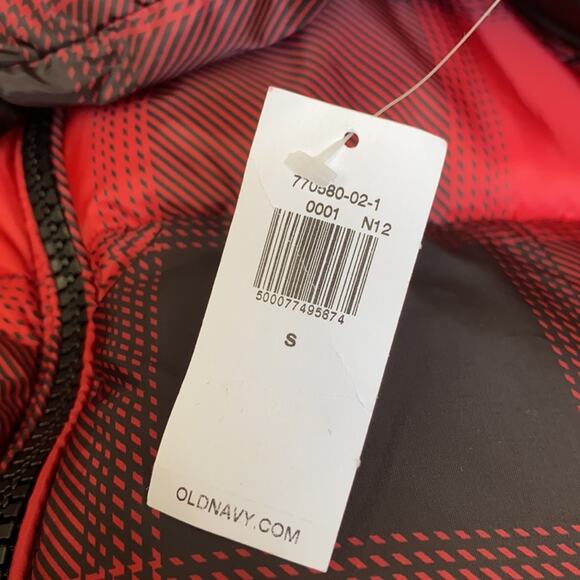 Old Navy Red Plaid Water Resistant Frost Free Short Puffer - Picture 5 of 9